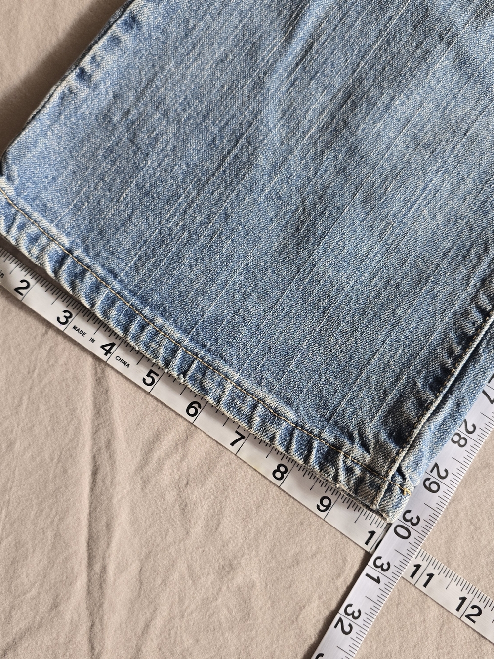 Women's Levi's 524 Too Superlow Flare Cut Blue Jeans - Size 7 (Pink Label) - Picture 5 of 10